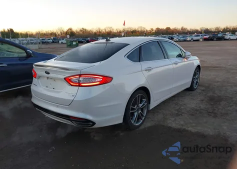 2015 Ford Fusion Titanium z USA, uszkodzony, nr VIN 3FA6P0D96FR221101